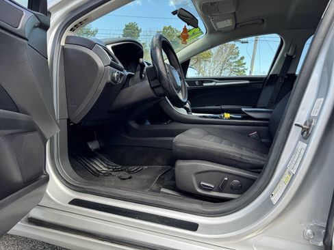 Used 2013 Ford Fusion SE FWD image 15