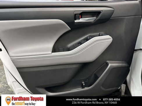 Used 2022 Toyota Highlander XLE image 20