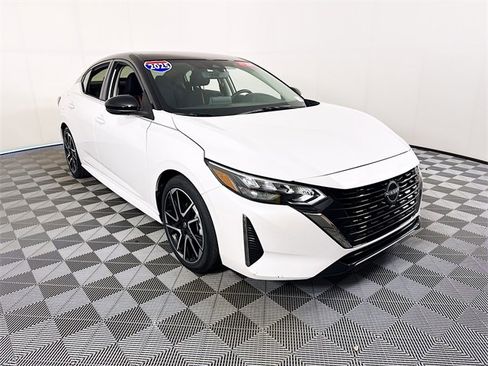 Certified 2025 Nissan Sentra SR image 1