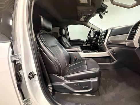 Used 2020 Ford F250 Lariat w/ FX4 Off-Road Package image 13