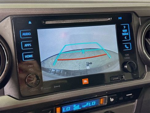 Used 2017 Toyota Tacoma Limited image 9