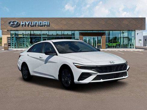 New 2026 Hyundai Elantra Sport FWD image 11