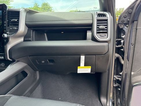 New 2026 RAM 2500 Laramie AWD/4WD image 27