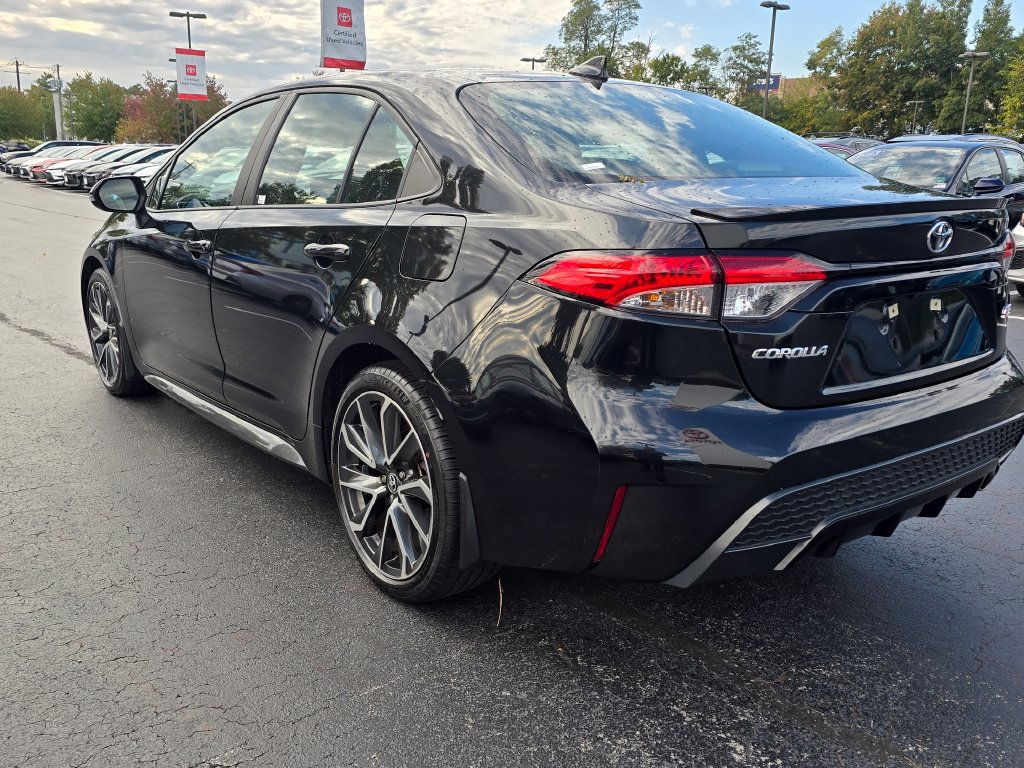 Used 2022 Toyota Corolla SE w/ SE Premium Package FWD image 5