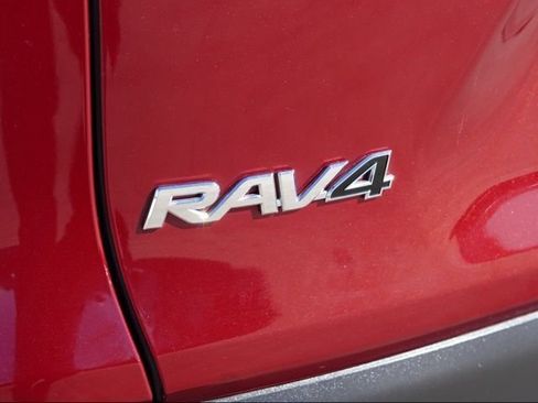 Certified 2022 Toyota RAV4 XLE Premium image 11