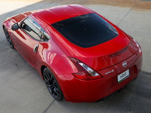 Used 2020 Nissan 370Z Coupe image 10