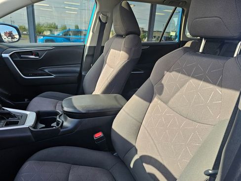 Used 2019 Toyota RAV4 XLE AWD/4WD image 18