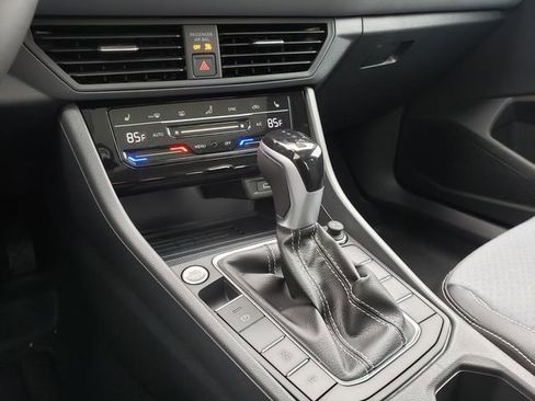 New 2026 Volkswagen Jetta SE FWD image 11