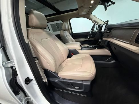 Used 2024 Ford Expedition Limited AWD/4WD image 13