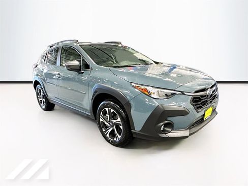 Used 2024 Subaru Crosstrek 2.0i Premium image 3
