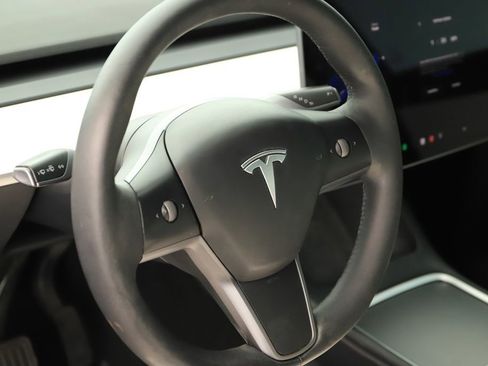Used 2021 Tesla Model Y Long Range AWD/4WD image 13