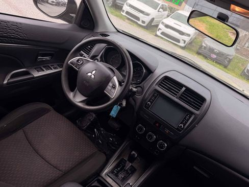 Used 2019 Mitsubishi Outlander Sport ES FWD image 11