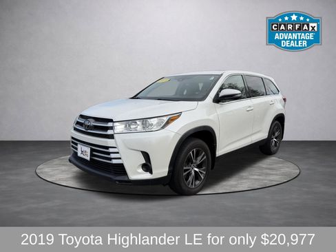 Used 2019 Toyota Highlander LE AWD/4WD image 9