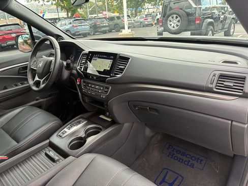 Used 2023 Honda Passport TrailSport image 33
