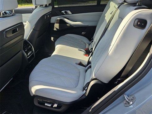 Used 2026 BMW X7 xDrive40i w/ M Sport Package image 10
