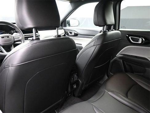 New 2026 Jeep Compass Limited image 16