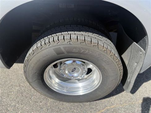 Used 2010 Ford F350 Lariat RWD image 14