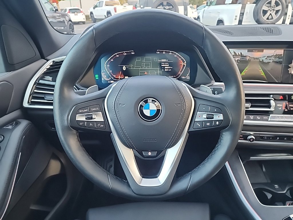 Used 2022 BMW X5 xDrive40i w/ Parking Assistance Package AWD/4WD image 25