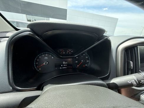 Used 2022 Chevrolet Colorado Z71 AWD/4WD image 18