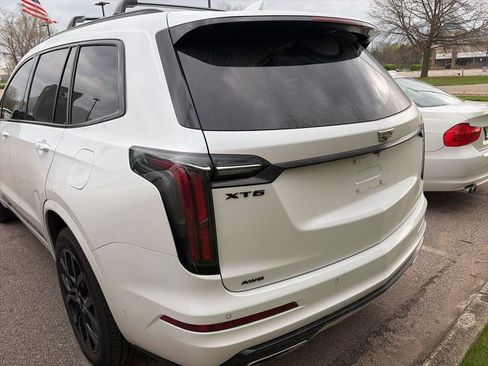 Used 2023 Cadillac XT6 Sport image 9