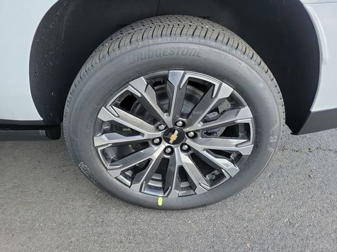 New 2026 Chevrolet Suburban High Country image 22