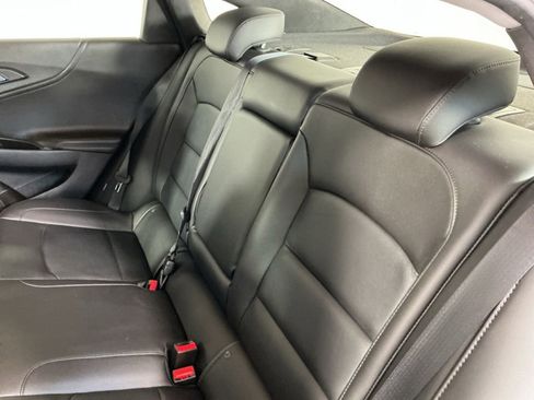 Used 2017 Chevrolet Malibu LT w/ Leather Package FWD image 17