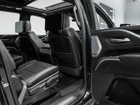 Used 2024 Cadillac Escalade ESV V w/ LPO, Floor Liner Package AWD/4WD image 30