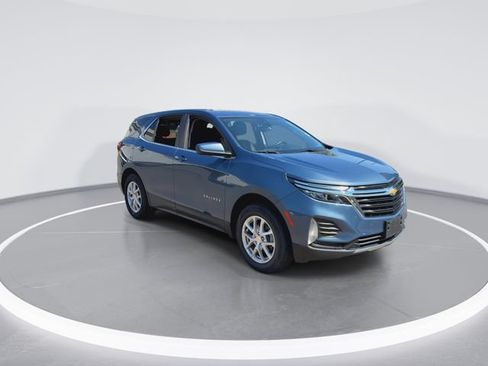 Used 2024 Chevrolet Equinox LT AWD/4WD image 2