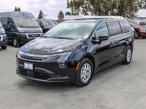 New 2027 Chrysler Pacifica Select FWD image 4