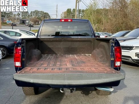 Used 2017 RAM 1500 Express RWD image 10