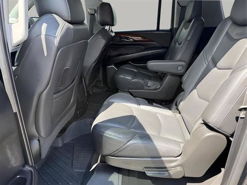 Used 2019 Cadillac Escalade ESV Luxury RWD image 27