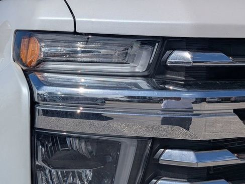 Used 2020 Chevrolet Silverado 2500 High Country w/ Z71 Off-Road Package image 9