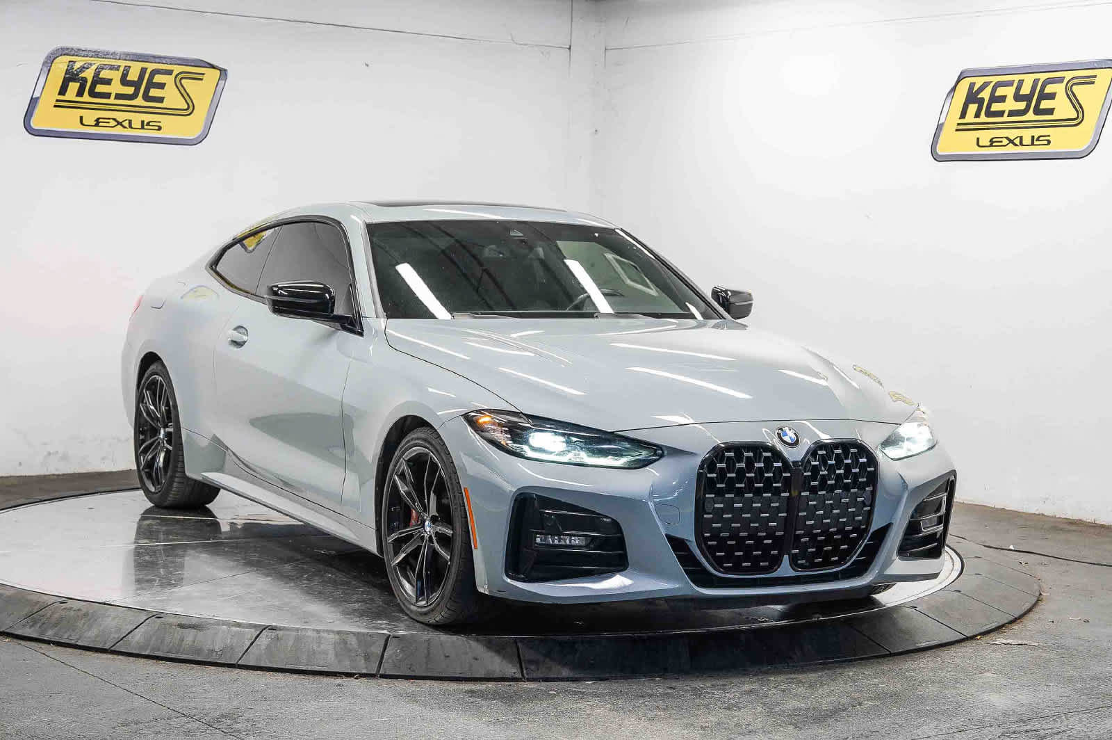 Used 2022 BMW 430i Coupe w/ M Sport Package RWD image 5