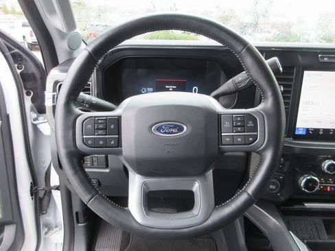 Used 2024 Ford F250 Lariat image 11