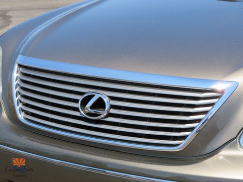Used 2004 Lexus LS 430 RWD image 21
