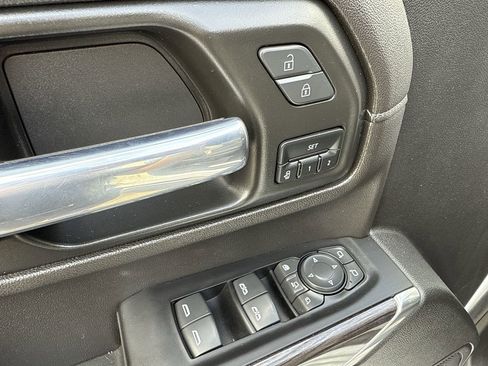 Used 2022 Chevrolet Silverado 2500 LTZ w/ LTZ Convenience Package image 23