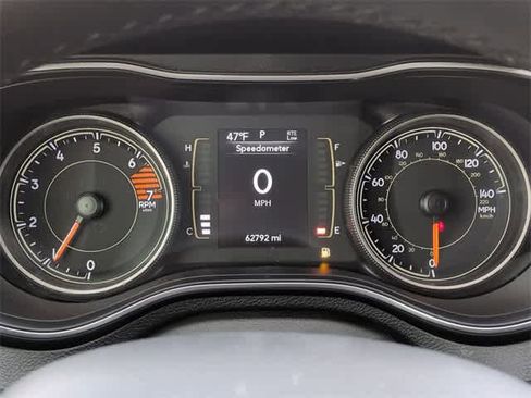 Used 2019 Jeep Cherokee Latitude Plus image 31