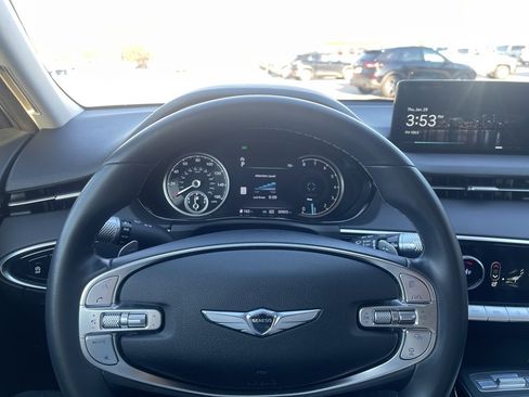 Used 2025 Genesis GV70 2.5T image 19