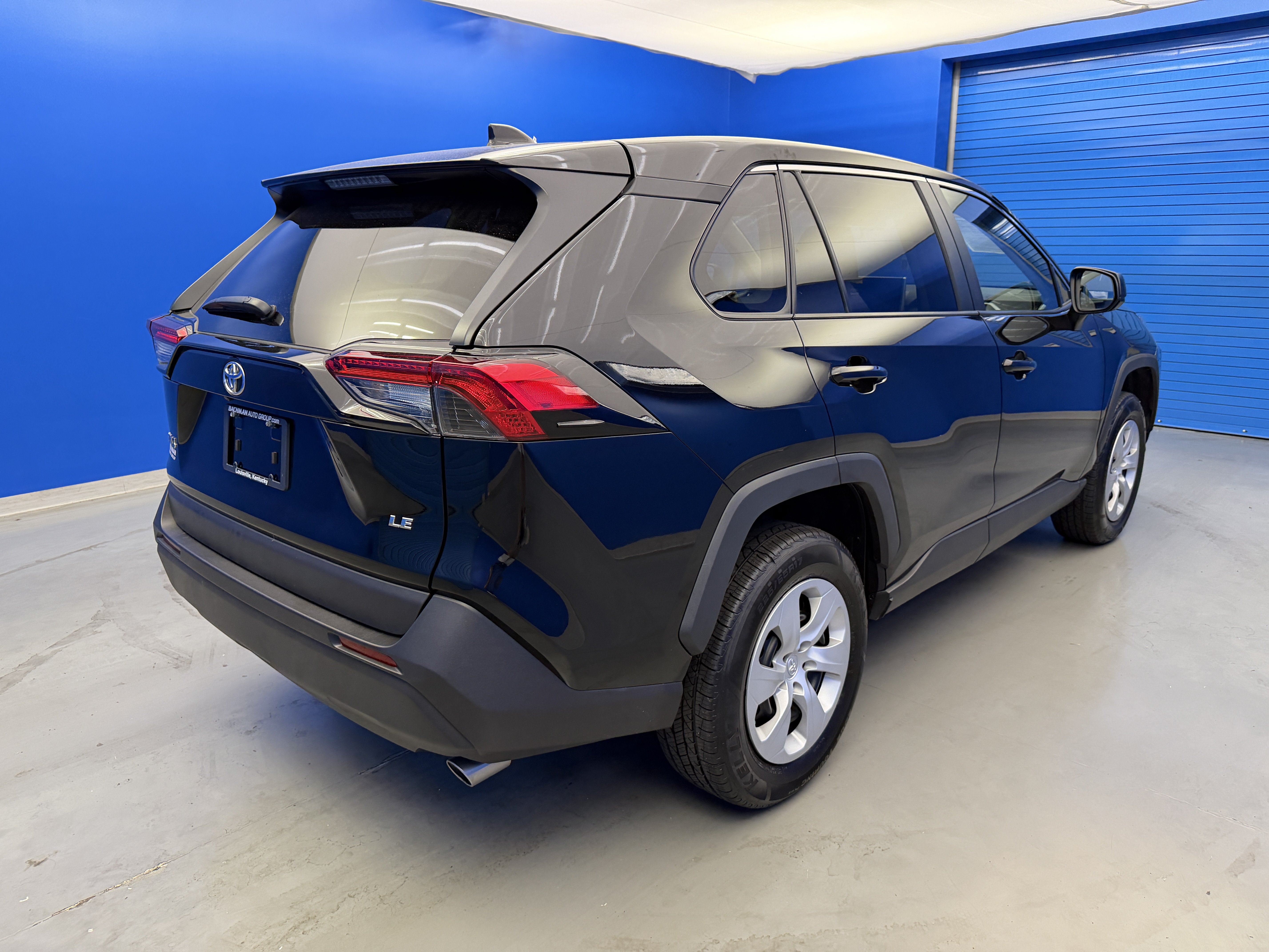 Used 2024 Toyota RAV4 LE FWD image 7
