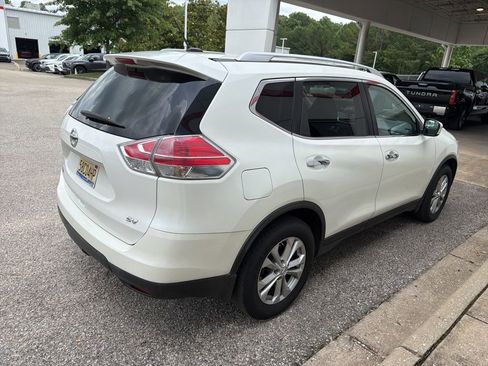Used 2015 Nissan Rogue SV FWD image 3