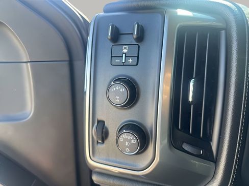 Used 2018 Chevrolet Silverado 2500 LTZ w/ Duramax Plus Package image 28
