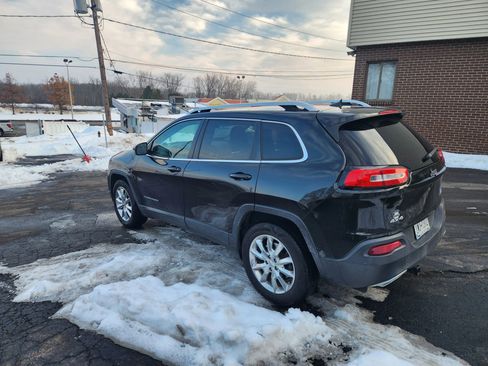 Used 2016 Jeep Cherokee Limited image 6