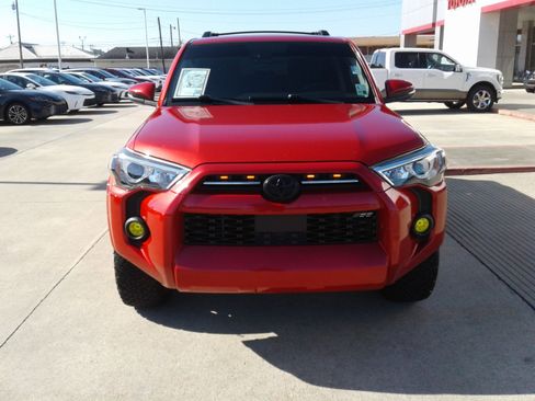 Used 2021 Toyota 4Runner SR5 Premium image 2