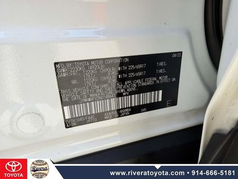 Used 2022 Toyota RAV4 XLE w/ XLE Grade Weather Package image 22