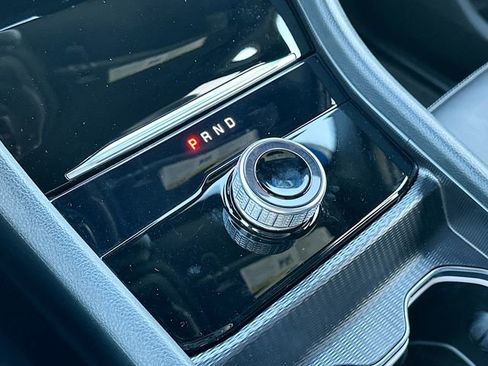 Used 2025 Jeep Grand Cherokee L Limited w/ Black Appearance Package image 17