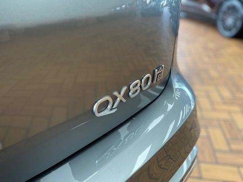 Used 2025 INFINITI QX80 Sensory AWD/4WD image 16