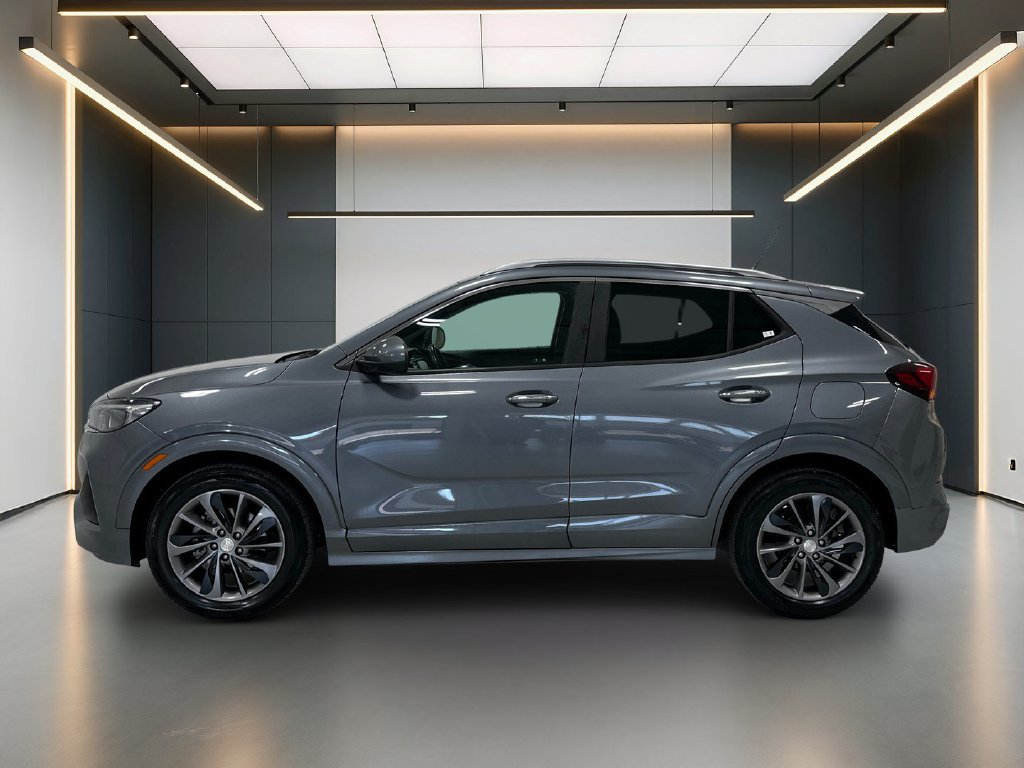 Used 2021 Buick Encore GX Select w/ Sport Touring Package FWD image 2