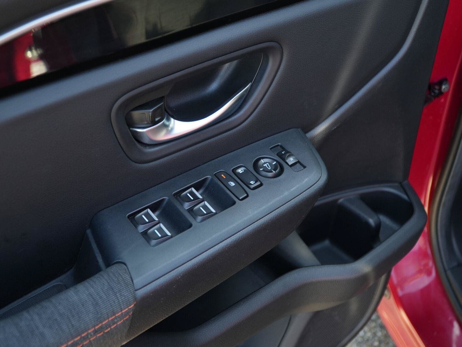 Used 2025 Honda Pilot Sport image 14