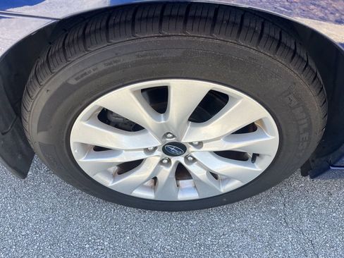 Used 2017 Subaru Legacy 2.5i Premium image 11