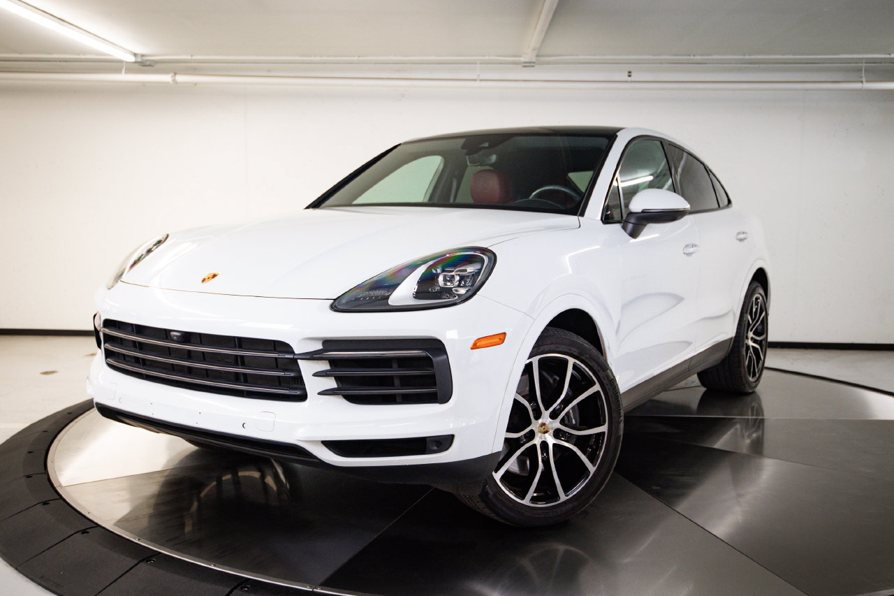 Certified 2023 Porsche Cayenne Platinum Edition AWD/4WD image 1